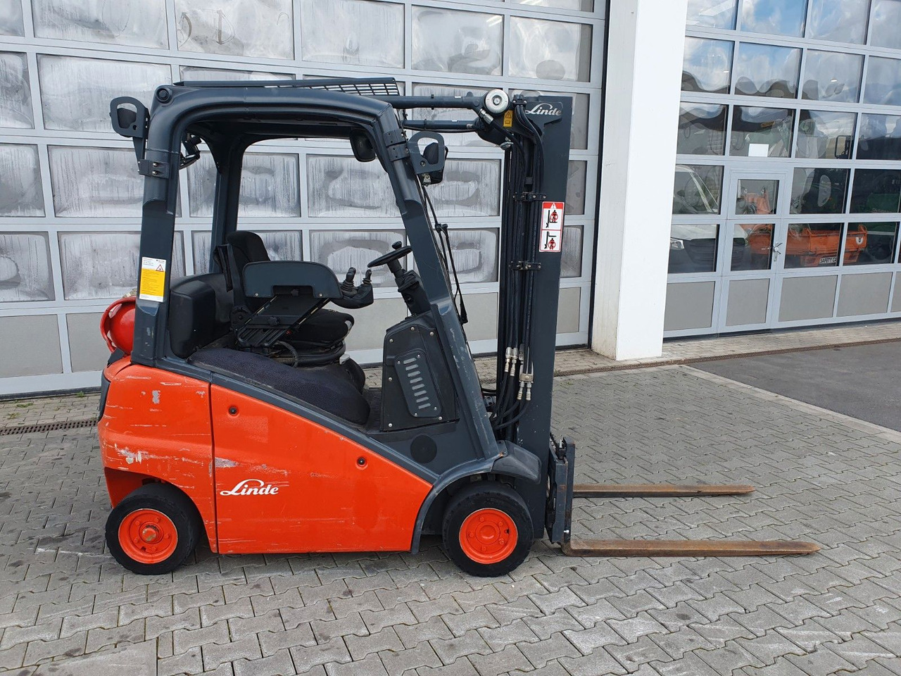 Linde H16 T-01 / 4,6m / nur: 3.260h / Gas / SS - Carretilla elevadora: foto 2 Linde H16 T-01 / 4,6m / nur: 3.260h / Gas / SS - Carretilla elevadora: foto 2