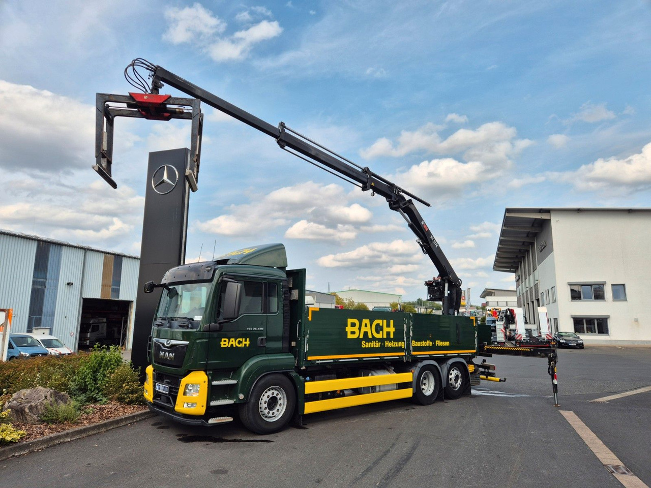 MAN TGS 26.420 6x2-4 LL Hiab 177K PRO 2 Stück - Camión grúa: foto 1 MAN TGS 26.420 6x2-4 LL Hiab 177K PRO 2 Stück - Camión grúa: foto 1