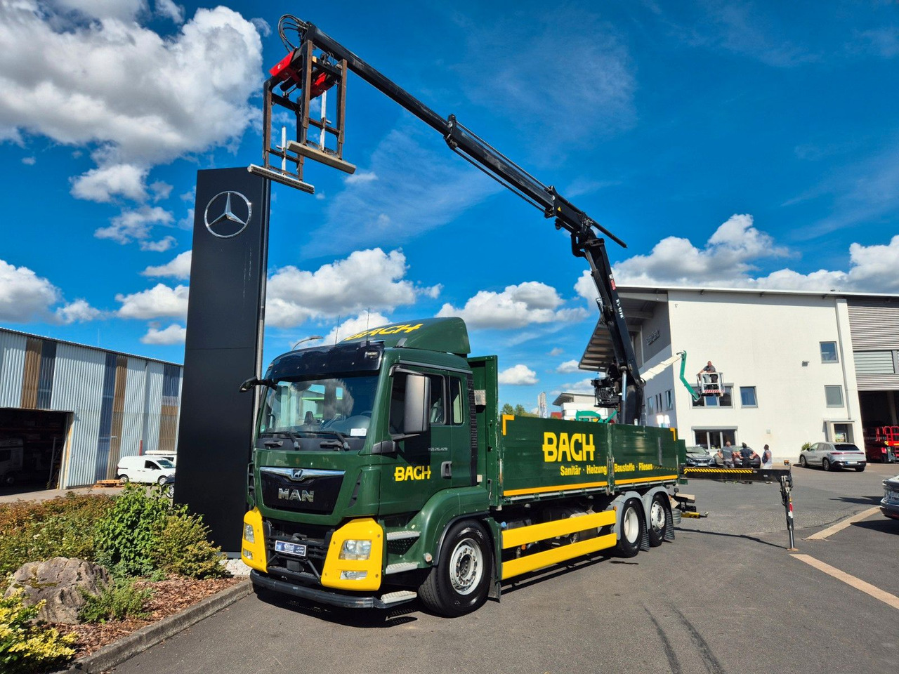 MAN TGS 26.420 6x2-4 LL Hiab 177K PRO 2 Stück - Camión caja abierta: foto 1 MAN TGS 26.420 6x2-4 LL Hiab 177K PRO 2 Stück - Camión caja abierta: foto 1