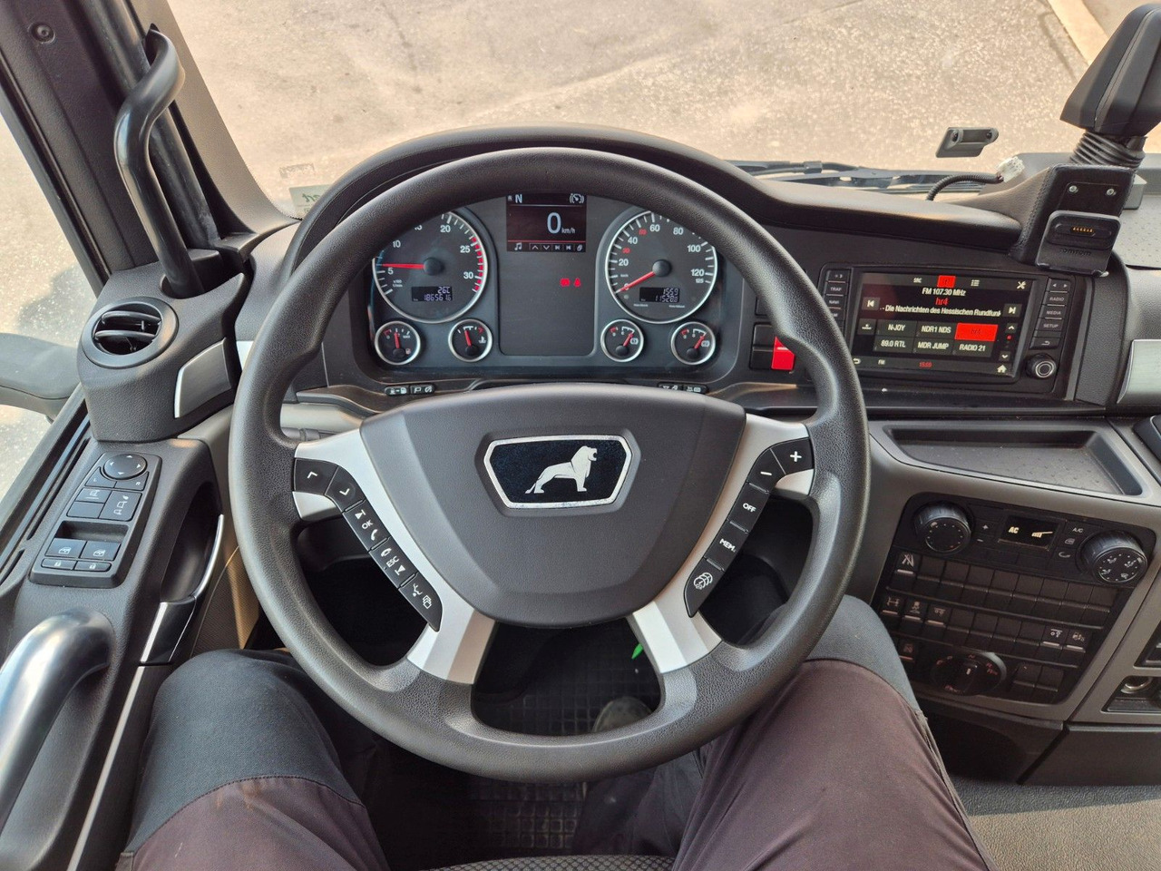 Arrendamiento de MAN TGS 26.420 6x2-4 LL Hiab 177K PRO 2 Stück MAN TGS 26.420 6x2-4 LL Hiab 177K PRO 2 Stück: foto 21 Arrendamiento de MAN TGS 26.420 6x2-4 LL Hiab 177K PRO 2 Stück MAN TGS 26.420 6x2-4 LL Hiab 177K PRO 2 Stück: foto 21