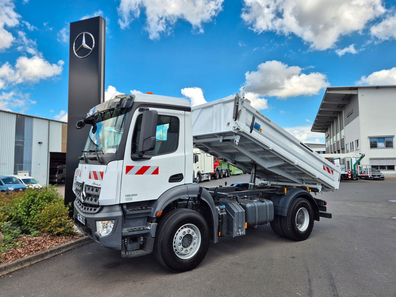 Mercedes-Benz Arocs 1935 K 4x2 Meiller AHK Navi PPC Klima - Camión volquete: foto 5 Mercedes-Benz Arocs 1935 K 4x2 Meiller AHK Navi PPC Klima - Camión volquete: foto 5