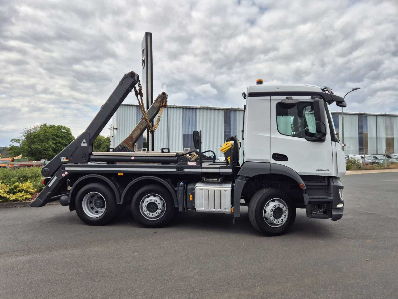 Mercedes-Benz Arocs 2643 L 6x2/4 VDL AHK Funk Vorlaufachse - Camión volquete: foto 5 Mercedes-Benz Arocs 2643 L 6x2/4 VDL AHK Funk Vorlaufachse - Camión volquete: foto 5