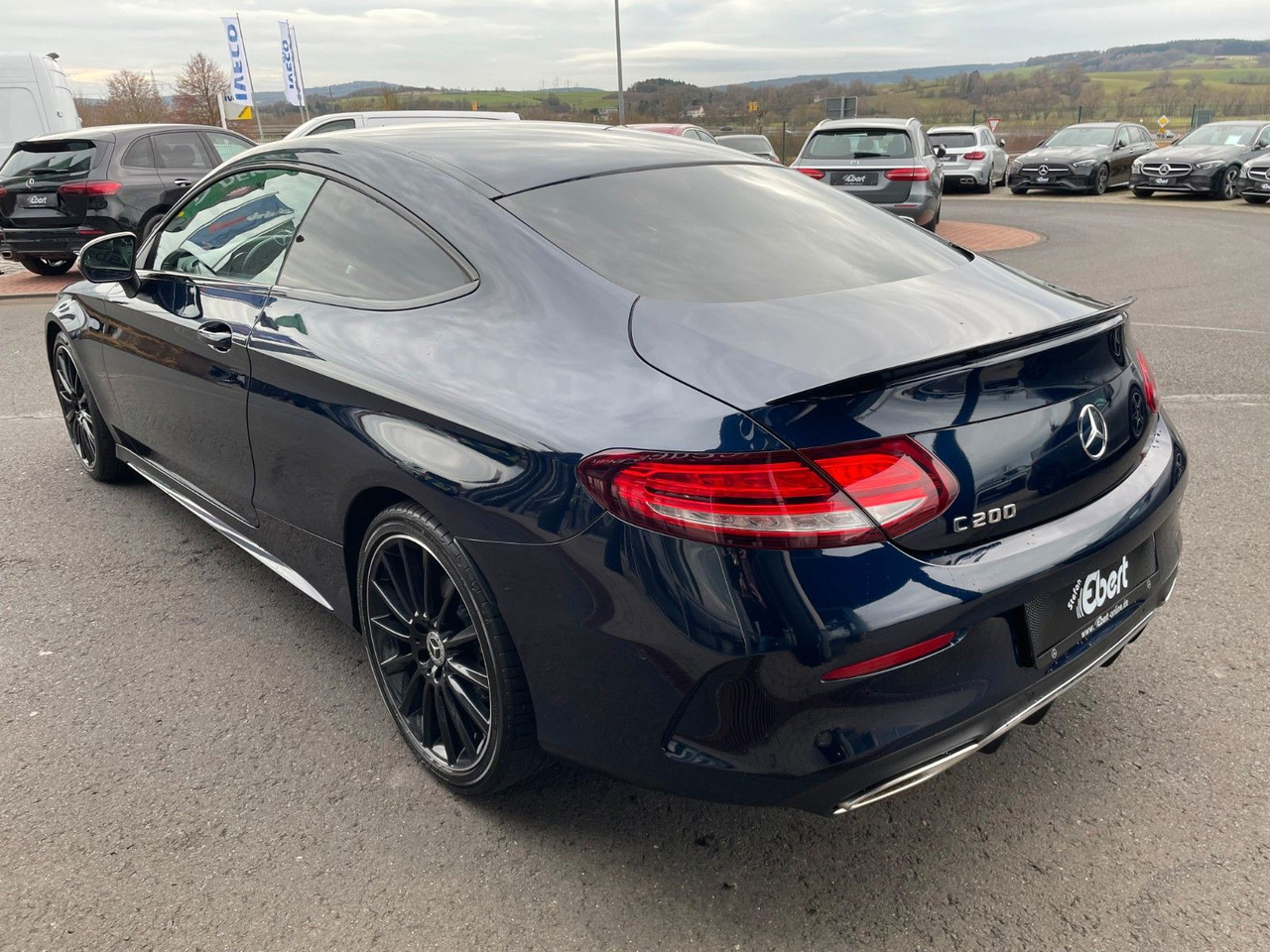 Mercedes-Benz C 200 AMG Night+ToTW+R-Kamera+Carpaly+DAB+19" - Coupé: foto 3 Mercedes-Benz C 200 AMG Night+ToTW+R-Kamera+Carpaly+DAB+19" - Coupé: foto 3