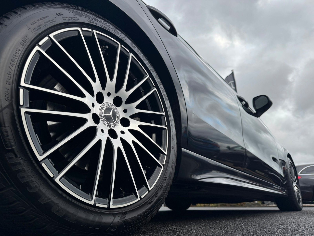 Mercedes-Benz C 300d AMG+AHK+RFK+Ambiente+Night+SportfahrW - Berlina: foto 5 Mercedes-Benz C 300d AMG+AHK+RFK+Ambiente+Night+SportfahrW - Berlina: foto 5