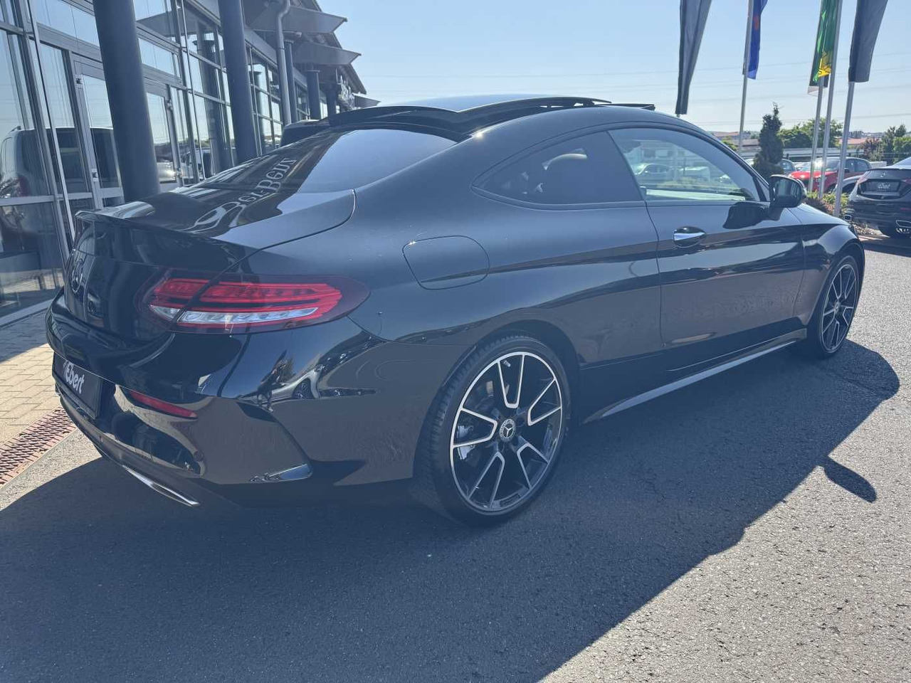 Mercedes-Benz C 400 4M AMG Coupe Pano+Burm+Distr+Memory+360 - Coche: foto 4 Mercedes-Benz C 400 4M AMG Coupe Pano+Burm+Distr+Memory+360 - Coche: foto 4