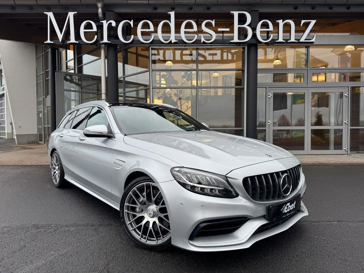 Mercedes-Benz C 63 AMG T Pano+Burmester+Distr+Memory+RFK - Coche familiar: foto 1 Mercedes-Benz C 63 AMG T Pano+Burmester+Distr+Memory+RFK - Coche familiar: foto 1