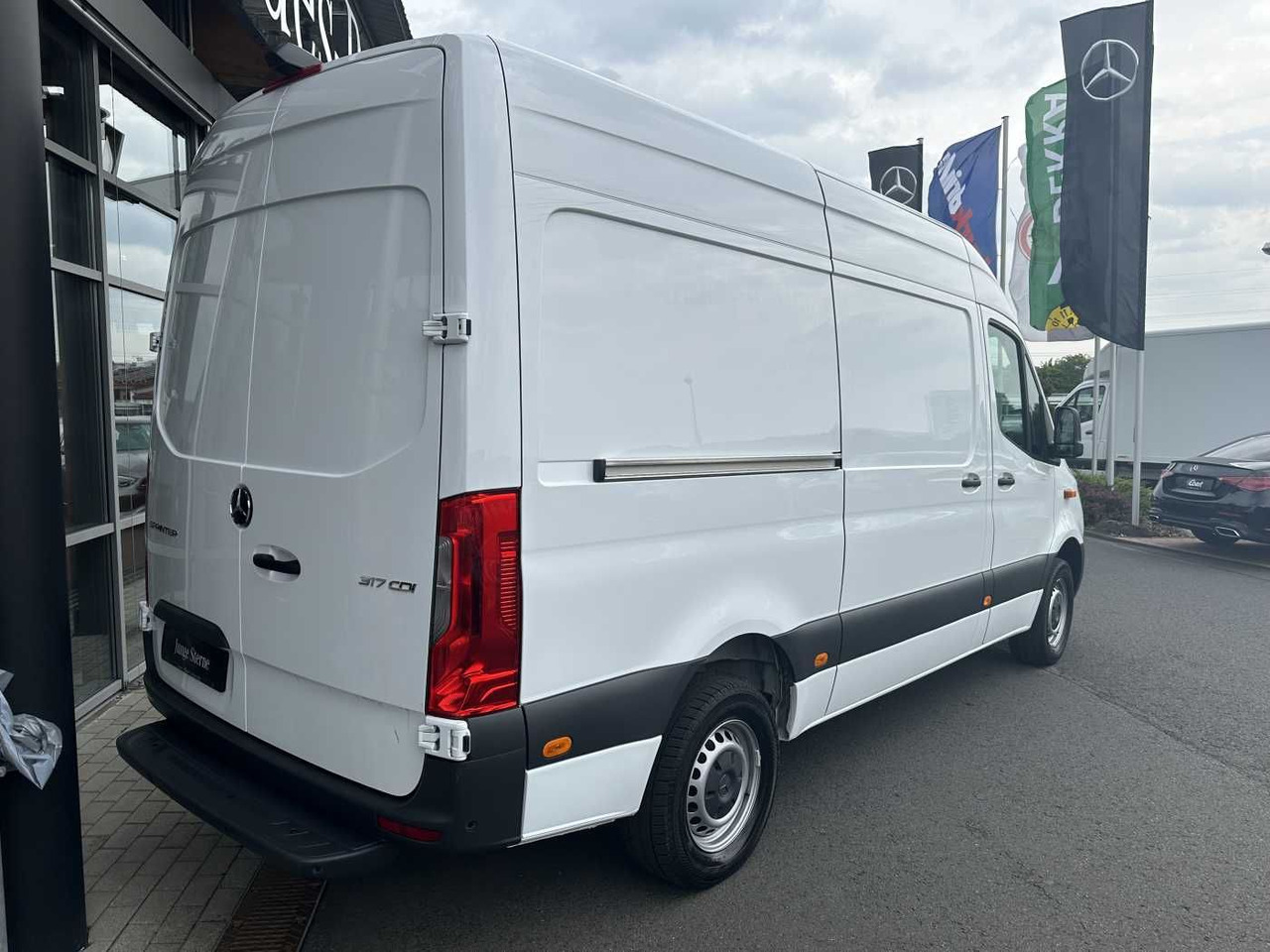 Mercedes-Benz Sprinter 317 CDI 3665 9G Klima 360 MBUX SHZ - Furgón: foto 4 Mercedes-Benz Sprinter 317 CDI 3665 9G Klima 360 MBUX SHZ - Furgón: foto 4