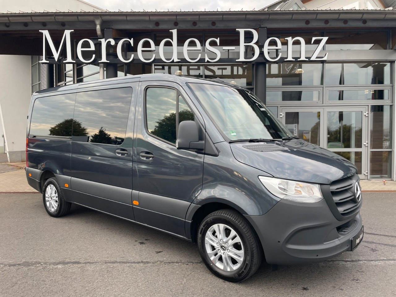 Mercedes-Benz Sprinter 317 CDI Tourer 3665 9G Kamera AHK3,5to - Furgoneta de pasajeros: foto 1 Mercedes-Benz Sprinter 317 CDI Tourer 3665 9G Kamera AHK3,5to - Furgoneta de pasajeros: foto 1