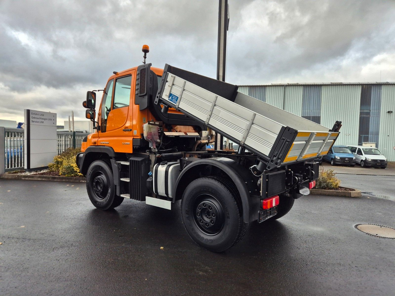 Mercedes-Benz U 218 4x4 Winterdienst, Hydrostat, Zapfwelle - Camión volquete: foto 3 Mercedes-Benz U 218 4x4 Winterdienst, Hydrostat, Zapfwelle - Camión volquete: foto 3