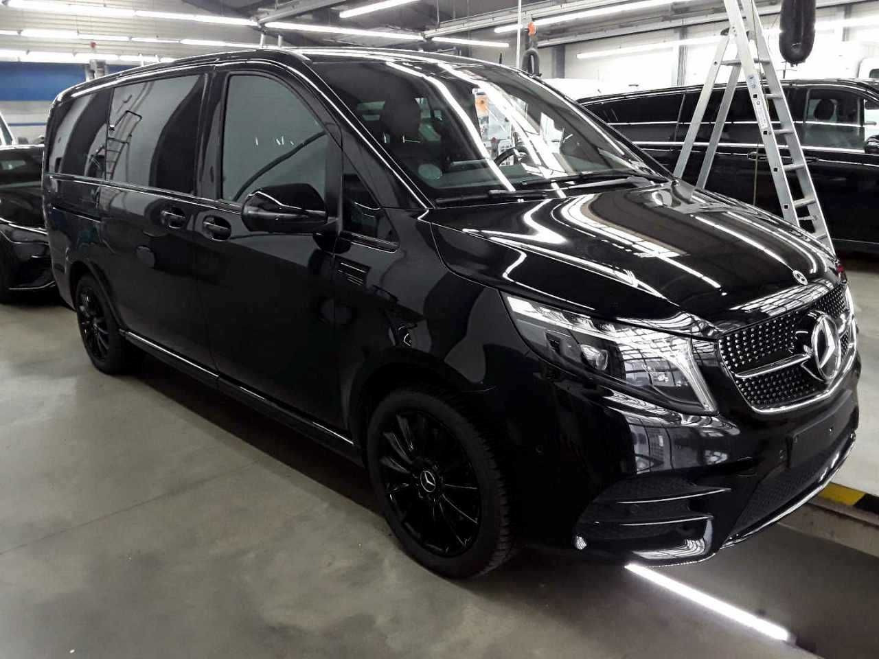 Mercedes-Benz V 300 d 4MATIC EXCLUSIVE AMG Panorama DISTRONIC - Coche: foto 2 Mercedes-Benz V 300 d 4MATIC EXCLUSIVE AMG Panorama DISTRONIC - Coche: foto 2