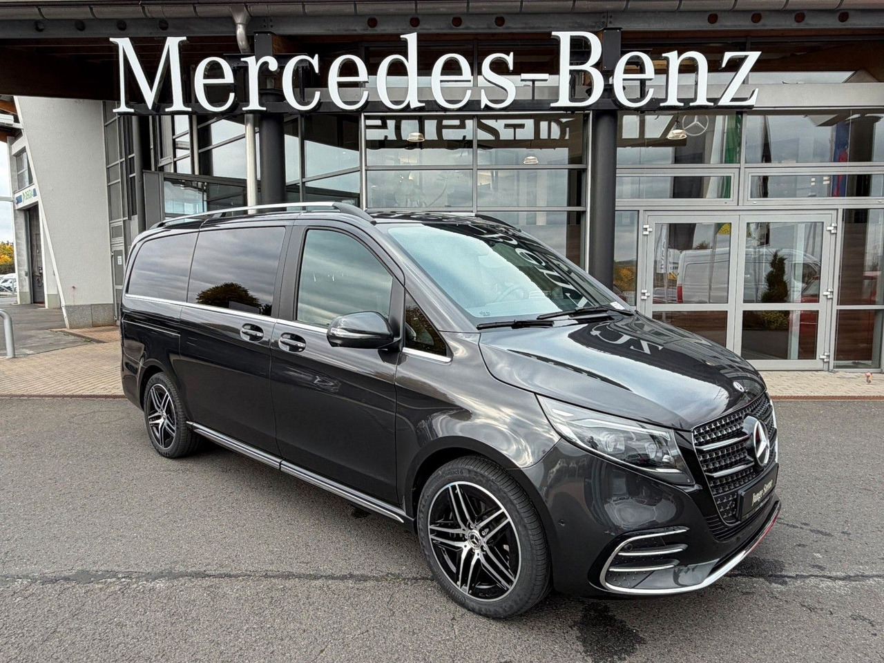 Mercedes-Benz V 300 d 4MATIC EXCLUSIVE AMG Panorama Standheiz - Coche familiar: foto 1 Mercedes-Benz V 300 d 4MATIC EXCLUSIVE AMG Panorama Standheiz - Coche familiar: foto 1