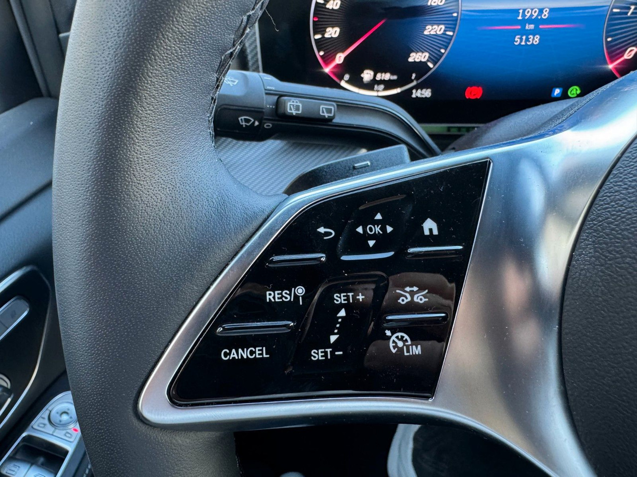 Furgoneta de pasajeros Mercedes-Benz V 300 d 4MATIC EXCLUSIVE AMG Tische AHK2,5to: foto 19 Furgoneta de pasajeros Mercedes-Benz V 300 d 4MATIC EXCLUSIVE AMG Tische AHK2,5to: foto 19