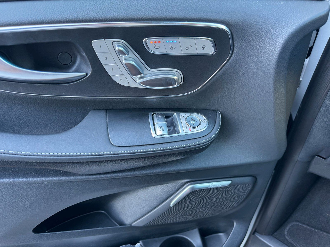 Furgoneta de pasajeros Mercedes-Benz V 300 d 4MATIC EXCLUSIVE AMG Tische AHK2,5to: foto 20 Furgoneta de pasajeros Mercedes-Benz V 300 d 4MATIC EXCLUSIVE AMG Tische AHK2,5to: foto 20