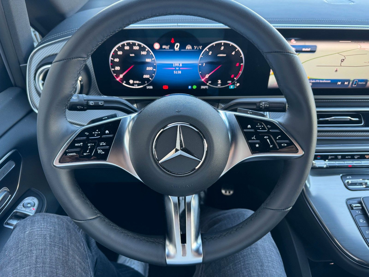 Furgoneta de pasajeros Mercedes-Benz V 300 d 4MATIC EXCLUSIVE AMG Tische AHK2,5to: foto 17 Furgoneta de pasajeros Mercedes-Benz V 300 d 4MATIC EXCLUSIVE AMG Tische AHK2,5to: foto 17