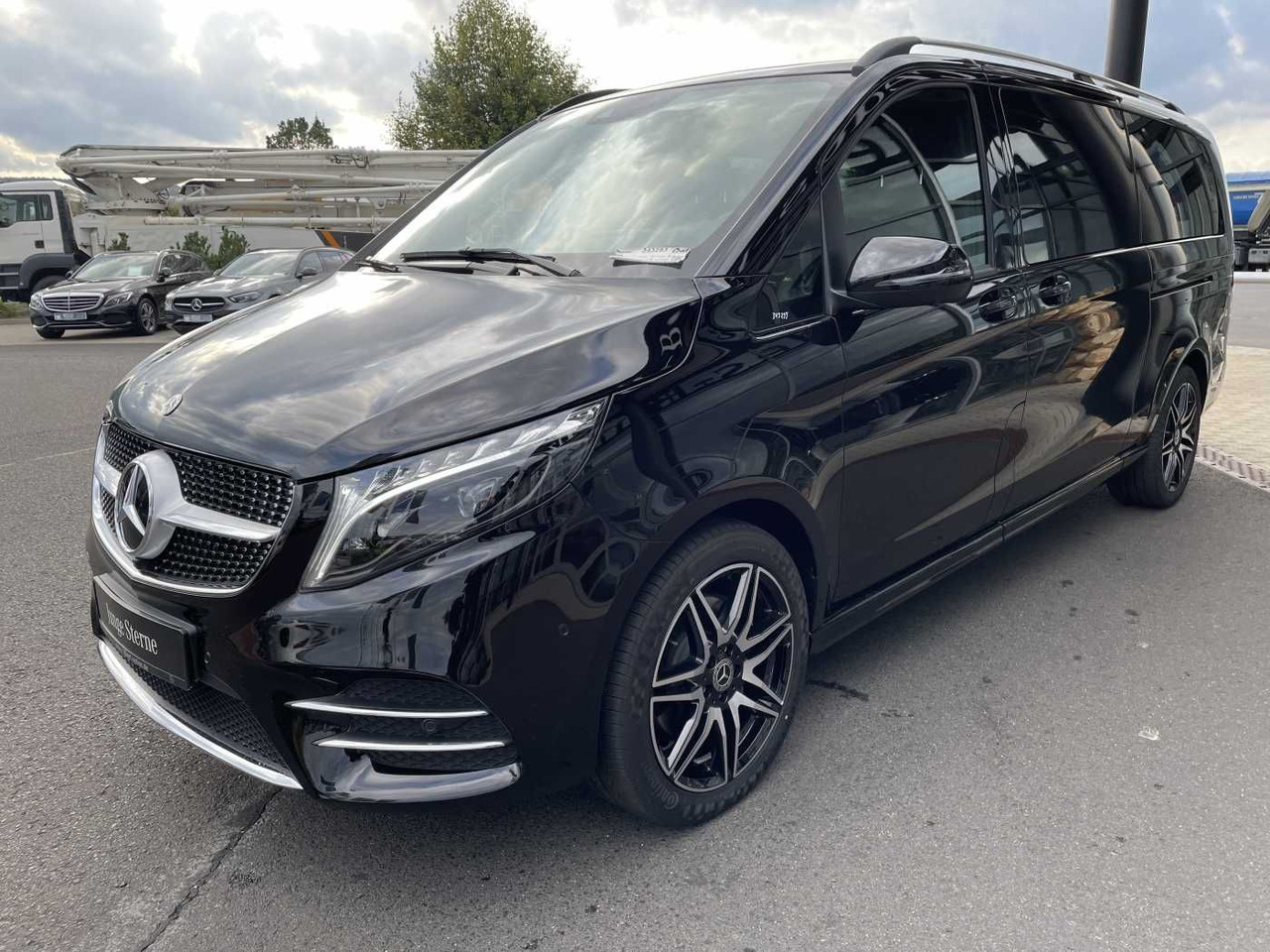 Mercedes-Benz V 300 d AVA 4MATIC AMG Kühlschrank AIRMATIC - Coche familiar: foto 2 Mercedes-Benz V 300 d AVA 4MATIC AMG Kühlschrank AIRMATIC - Coche familiar: foto 2