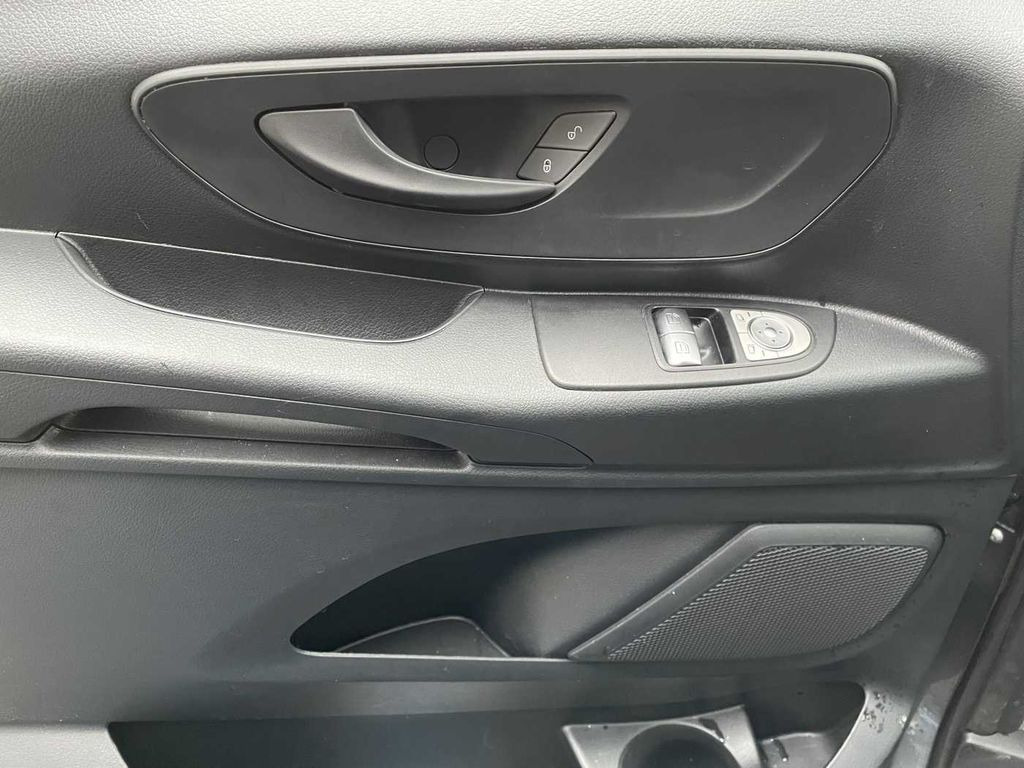 Furgón Mercedes-Benz Vito 114 CDI 3200 Klima Kamera AHK Navi Tempomat Mercedes-Benz Vito 114 CDI 3200 Klima Kamera AHK Navi Tempomat: foto 11