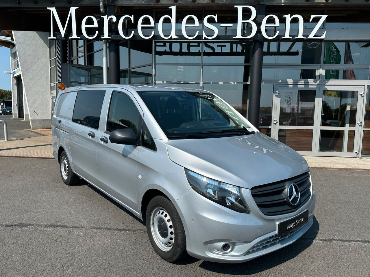 Mercedes-Benz Vito 114 CDI Mixto Regal AHK Klima PARKTRONIC - Furgoneta de pasajeros: foto 1 Mercedes-Benz Vito 114 CDI Mixto Regal AHK Klima PARKTRONIC - Furgoneta de pasajeros: foto 1
