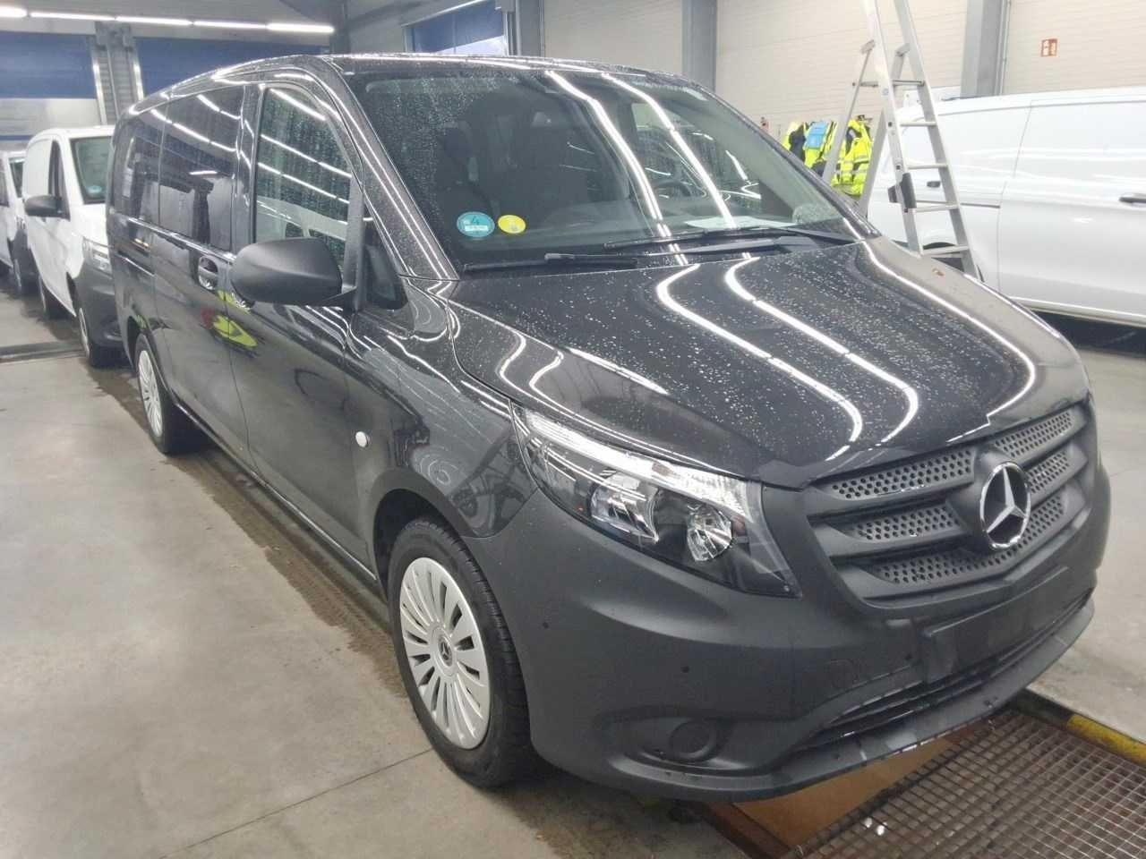 Mercedes-Benz Vito 116 CDI Tourer 2xKlima AHK Kamera Audio40 - Furgoneta de pasajeros: foto 2 Mercedes-Benz Vito 116 CDI Tourer 2xKlima AHK Kamera Audio40 - Furgoneta de pasajeros: foto 2