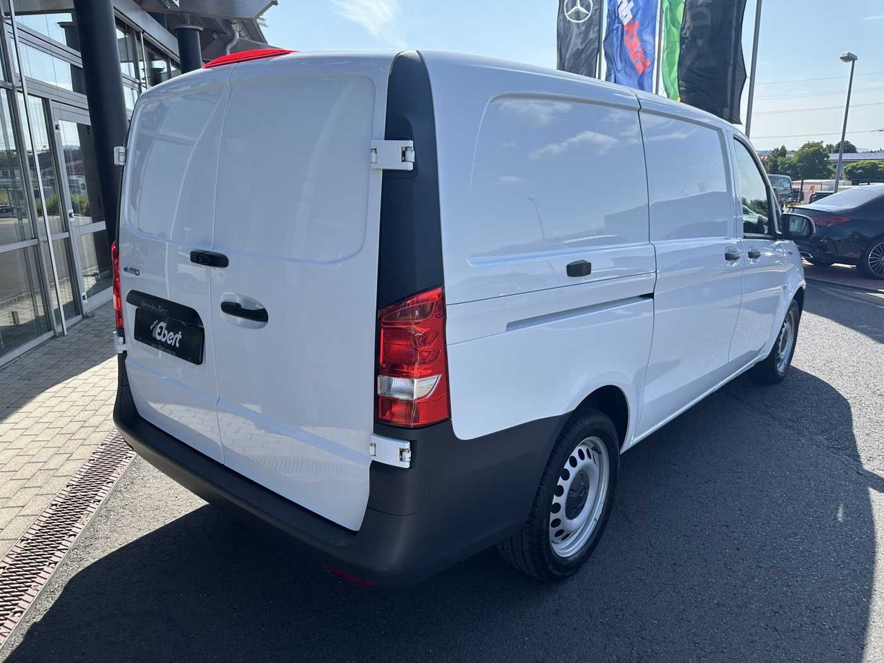 Mercedes-Benz eVito 112 Klima Kamera Navi SHZ Tempomat - Furgoneta pequeña, Furgoneta eléctrica: foto 4 Mercedes-Benz eVito 112 Klima Kamera Navi SHZ Tempomat - Furgoneta pequeña, Furgoneta eléctrica: foto 4