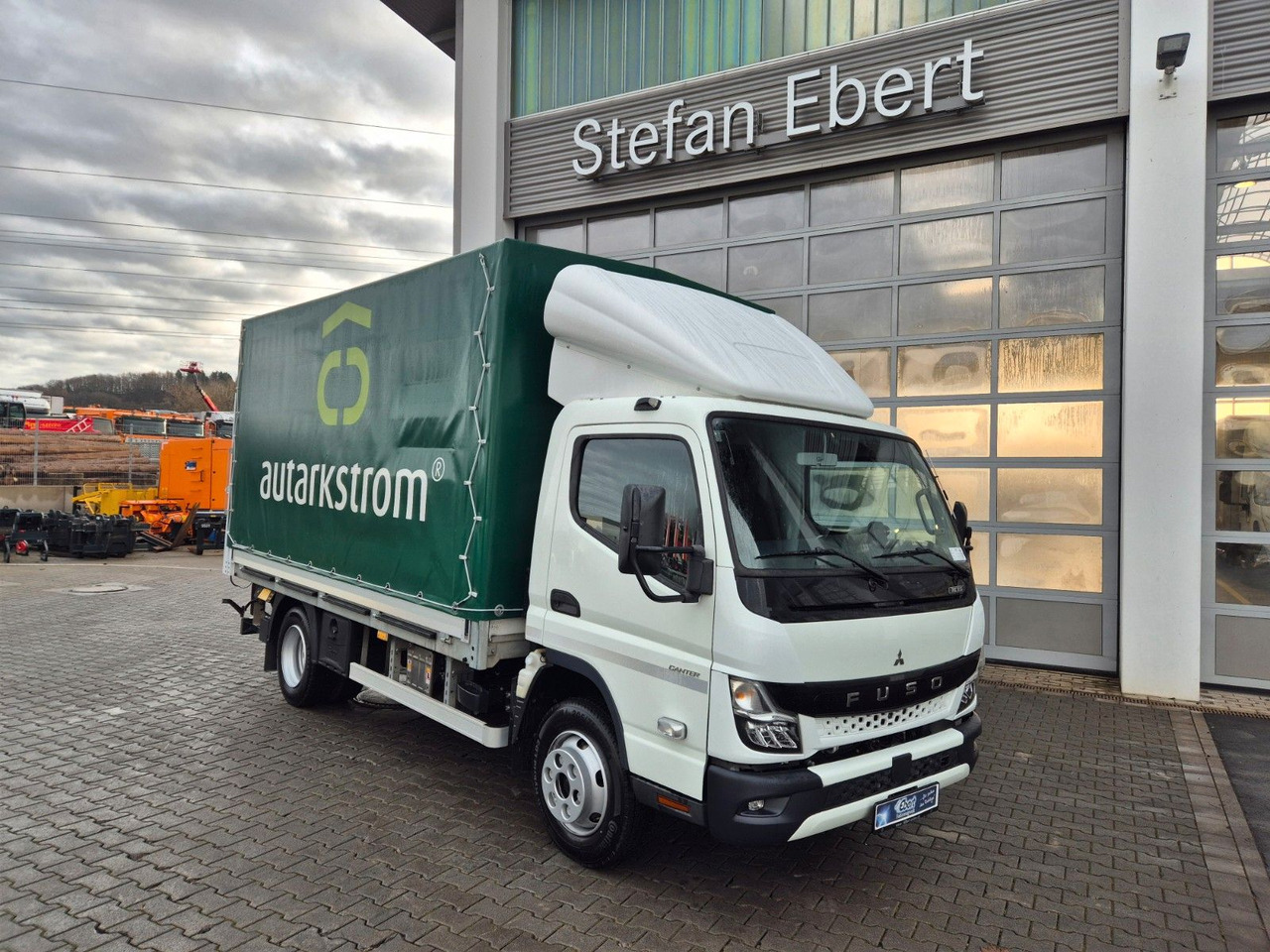 Mitsubishi Canter 7C15 LBW Klima Navi Kamera AHK - Furgoneta con lona: foto 2 Mitsubishi Canter 7C15 LBW Klima Navi Kamera AHK - Furgoneta con lona: foto 2