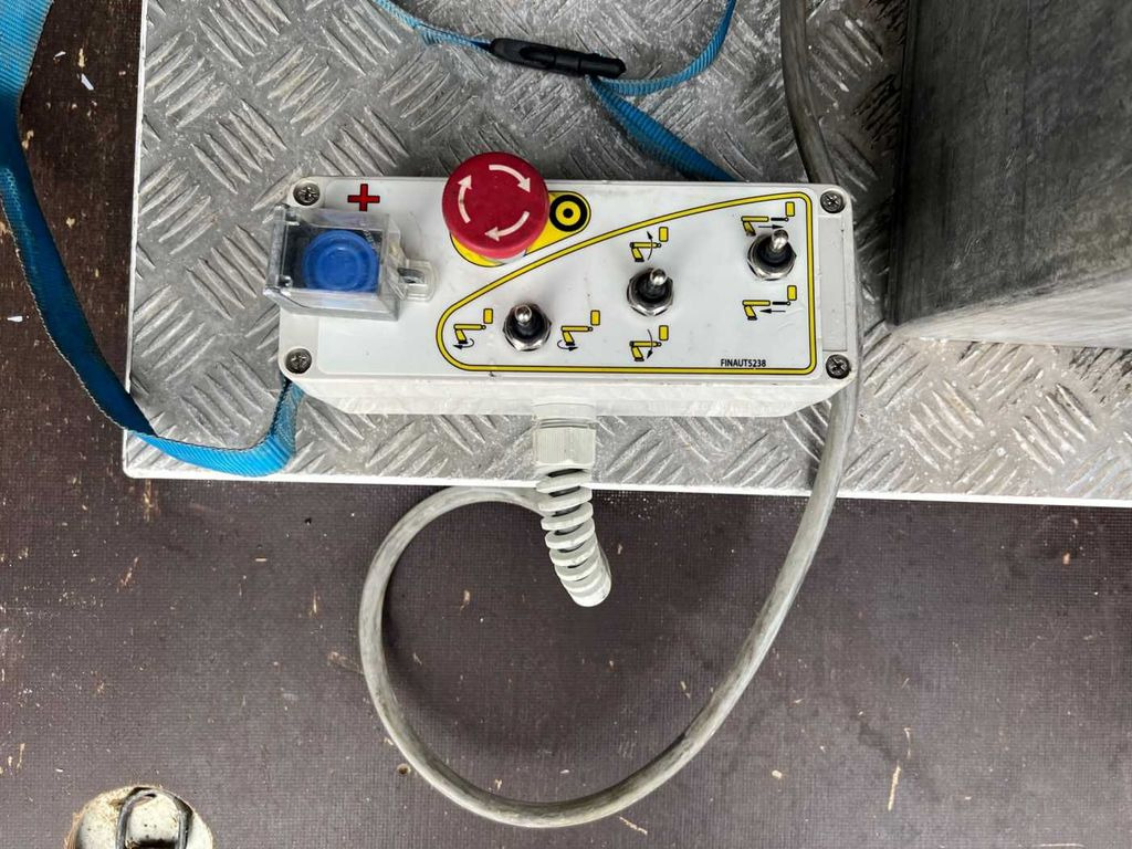 Camión con plataforma elevadora, Furgoneta Renault Master 2.3 dCi / France Elevateur 121FT, 12m Renault Master 2.3 dCi / France Elevateur 121FT, 12m: foto 10 Camión con plataforma elevadora, Furgoneta Renault Master 2.3 dCi / France Elevateur 121FT, 12m Renault Master 2.3 dCi / France Elevateur 121FT, 12m: foto 10