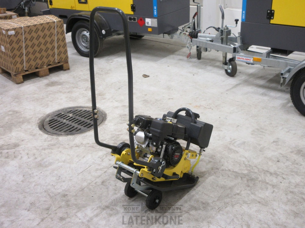 Plancha reversible Bomag BVP10/36 tärylätkä vesityksellä ja renkailla: foto 13