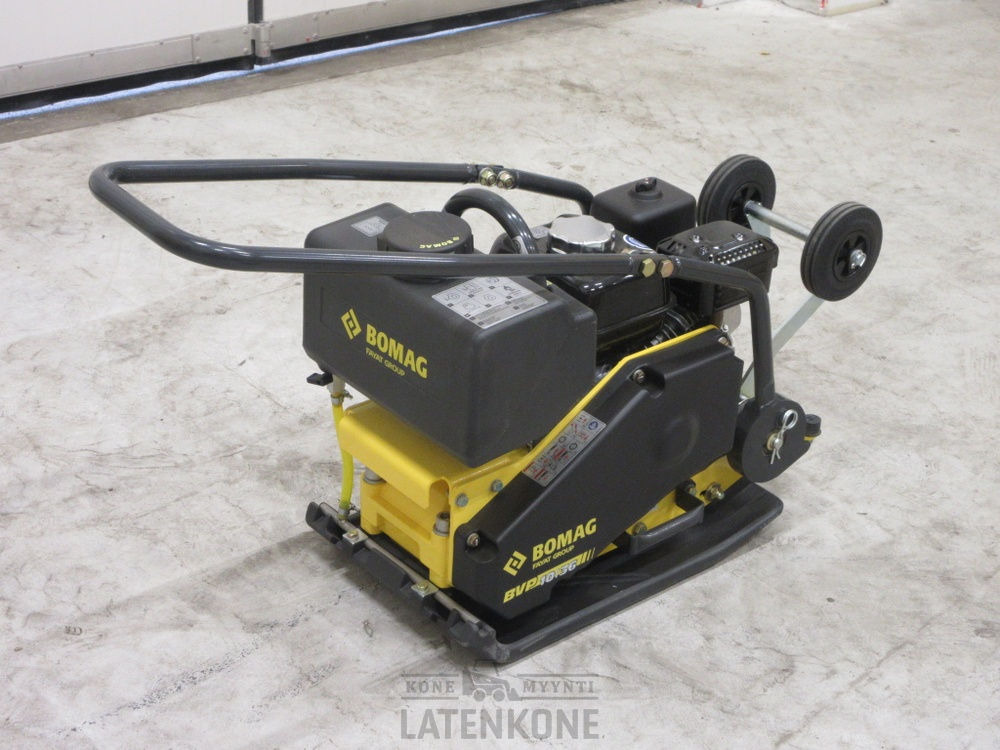 Plancha reversible Bomag BVP10/36 tärylätkä vesityksellä ja renkailla: foto 17
