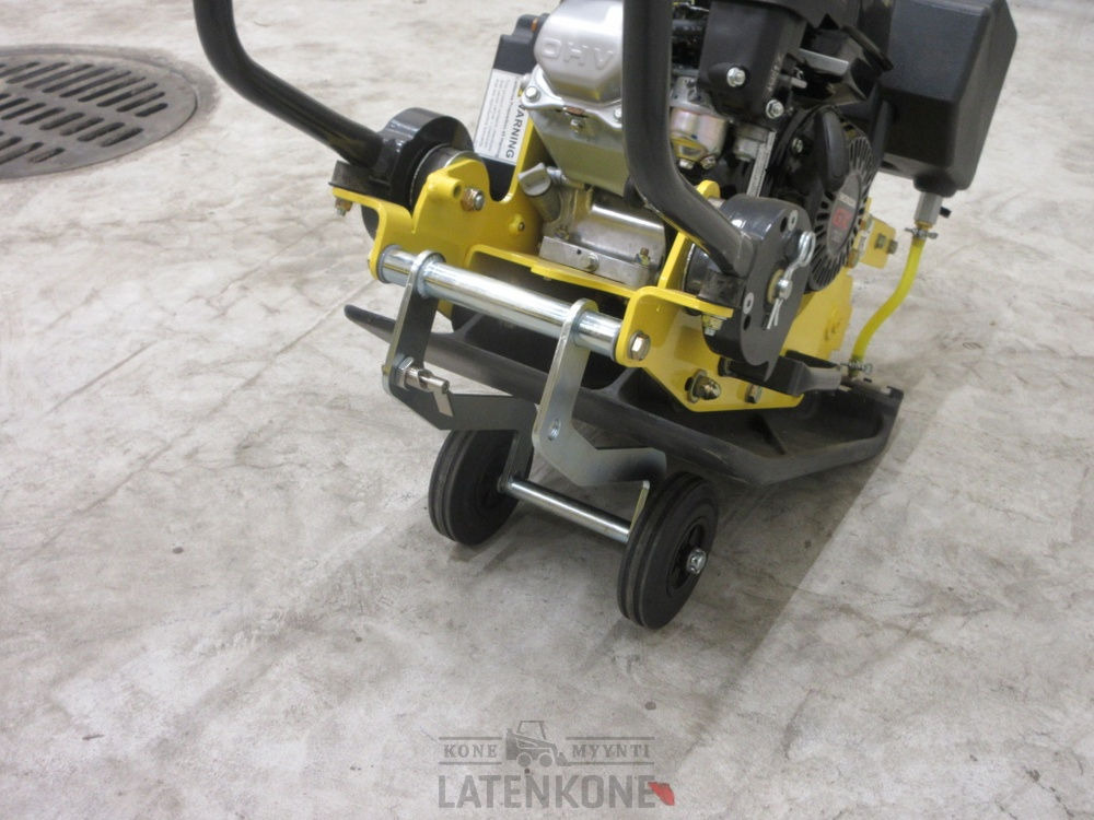Plancha reversible Bomag BVP10/36 tärylätkä vesityksellä ja renkailla: foto 14