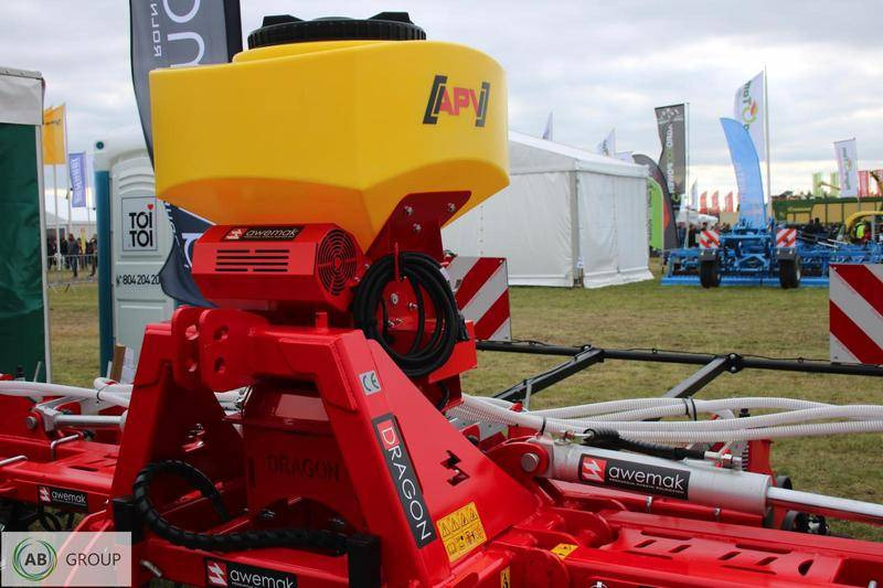 Awemak DRAGON TP 9 hydraulic folding inter-row cultivator - Combinado de siembra: foto 4 Awemak DRAGON TP 9 hydraulic folding inter-row cultivator - Combinado de siembra: foto 4