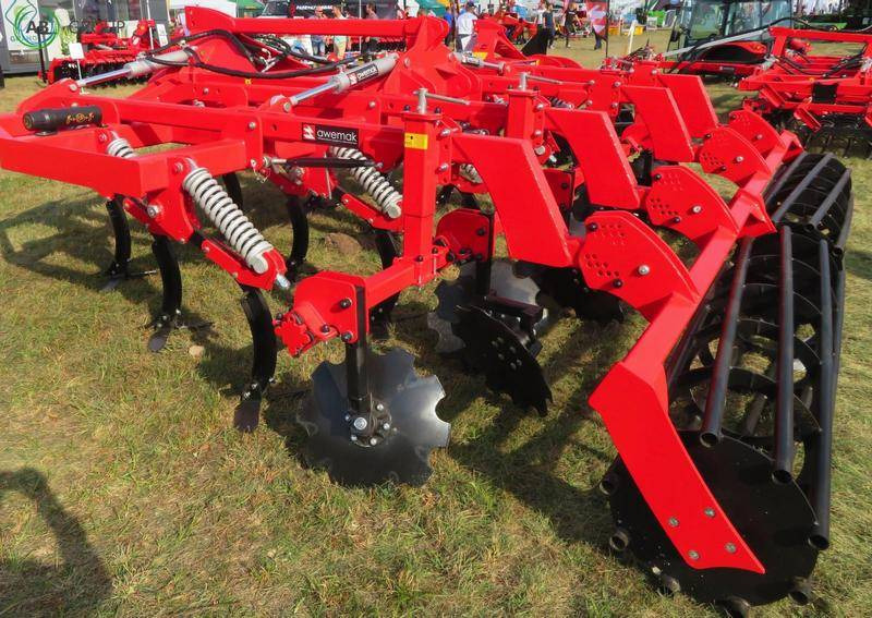 Awemak hydraulic foldable no-till cultivator Matador M42, 4.2 m - Cultivador: foto 3 Awemak hydraulic foldable no-till cultivator Matador M42, 4.2 m - Cultivador: foto 3