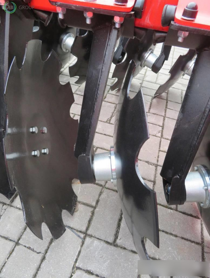 Awemak hydraulic folding disc harrow Ozyrys BTH40, 4 m - Rastras: foto 5 Awemak hydraulic folding disc harrow Ozyrys BTH40, 4 m - Rastras: foto 5