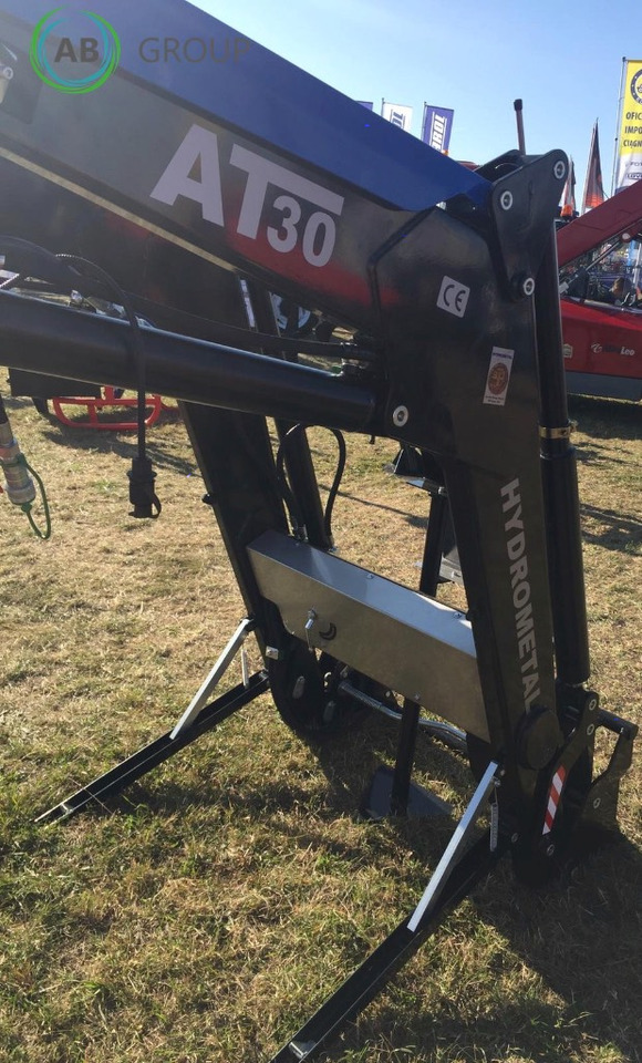 Hydrometal front loader AT-30 - Cargador frontal para tractor: foto 4 Hydrometal front loader AT-30 - Cargador frontal para tractor: foto 4