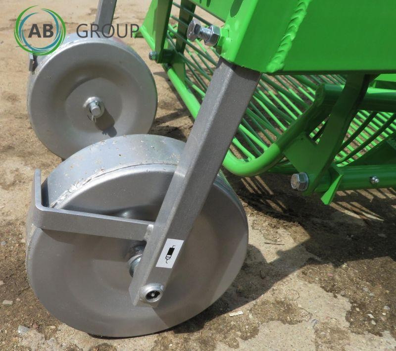 Vibratory potato digger with rear discharge Bomet Ursa Z655/1 – available immediately - Cosechadora de patatas: foto 4 Vibratory potato digger with rear discharge Bomet Ursa Z655/1 – available immediately - Cosechadora de patatas: foto 4