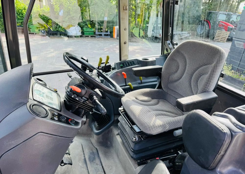 Tractor Claas Celtis 446 RX: foto 9 Tractor Claas Celtis 446 RX: foto 9