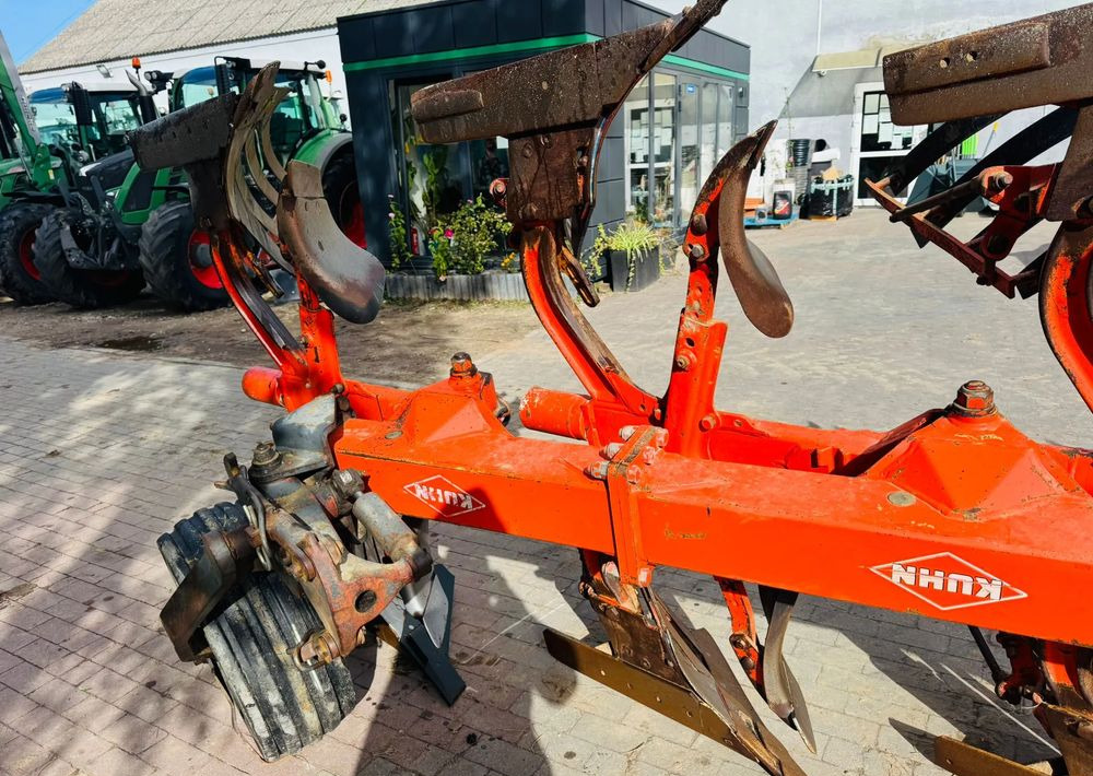 Arrendamiento de  Kuhn Vari Master 151 Kuhn Vari Master 151: foto 6