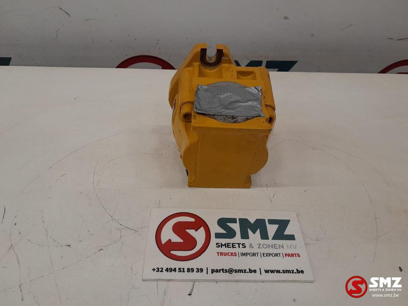 Caterpillar Auxiliary gear pump Caterpillar - Bomba hidráulica para Equipo de manutención: foto 4 Caterpillar Auxiliary gear pump Caterpillar - Bomba hidráulica para Equipo de manutención: foto 4