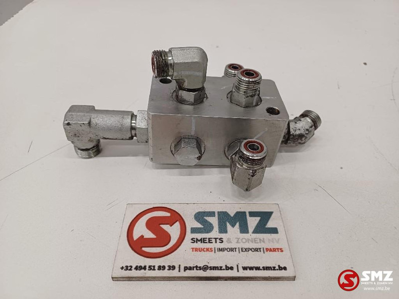 Caterpillar Hydraulic block Caterpillar - Hidráulica para Camión: foto 1 Caterpillar Hydraulic block Caterpillar - Hidráulica para Camión: foto 1