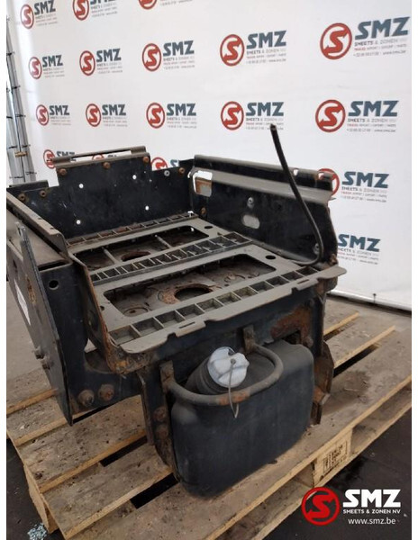 DAF Occ AdBlue tank 50L met Daf CF85 - Depósito de AdBlue para Camión: foto 2 DAF Occ AdBlue tank 50L met Daf CF85 - Depósito de AdBlue para Camión: foto 2