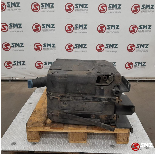 DAF Occ AdBluetank 75L DAF - Depósito de combustible para Camión: foto 2 DAF Occ AdBluetank 75L DAF - Depósito de combustible para Camión: foto 2