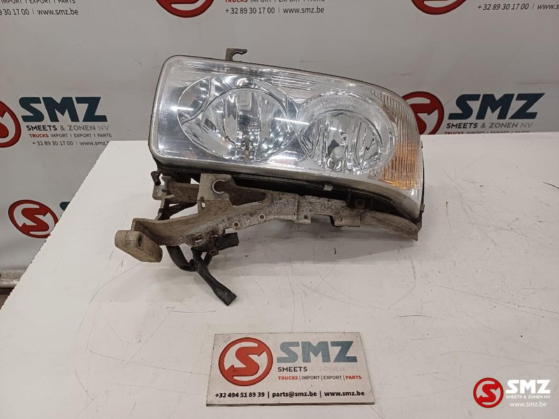 DAF Occ koplamp rechts + koplampsteun DAF - Faro delantero para Camión: foto 1 DAF Occ koplamp rechts + koplampsteun DAF - Faro delantero para Camión: foto 1
