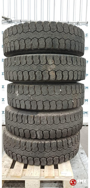 Diversen Occ vrachtwagenband 295/80R22.5 152/148J Bandvulc - Neumático para Camión: foto 1 Diversen Occ vrachtwagenband 295/80R22.5 152/148J Bandvulc - Neumático para Camión: foto 1
