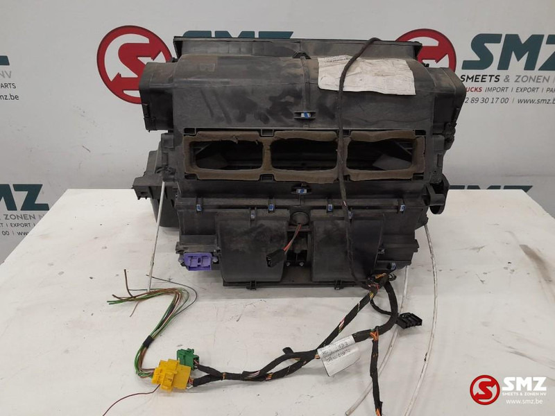 Iveco Occ kachelhuis Iveco - Calefacción/ Ventilación para Camión: foto 2 Iveco Occ kachelhuis Iveco - Calefacción/ Ventilación para Camión: foto 2