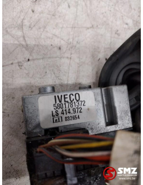 Iveco Occ stuurkolomschakelaar retarder+cruise control I - Sistema eléctrico para Camión: foto 2 Iveco Occ stuurkolomschakelaar retarder+cruise control I - Sistema eléctrico para Camión: foto 2