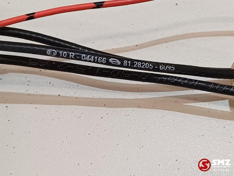 MAN Occ antenne MAN - Cabina e interior para Camión: foto 3 MAN Occ antenne MAN - Cabina e interior para Camión: foto 3