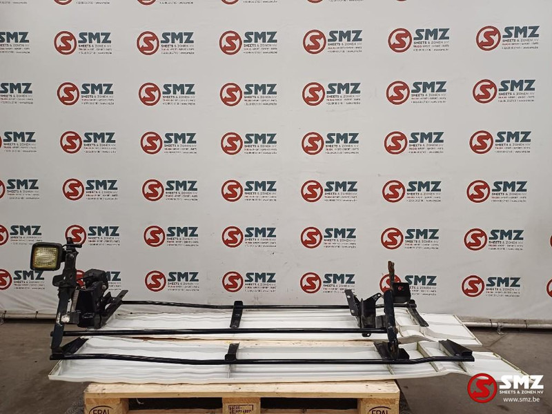 MAN Occ cabinespoilerset links/rechts MAN - Aerodinámica/ Spoiler para Camión: foto 3 MAN Occ cabinespoilerset links/rechts MAN - Aerodinámica/ Spoiler para Camión: foto 3