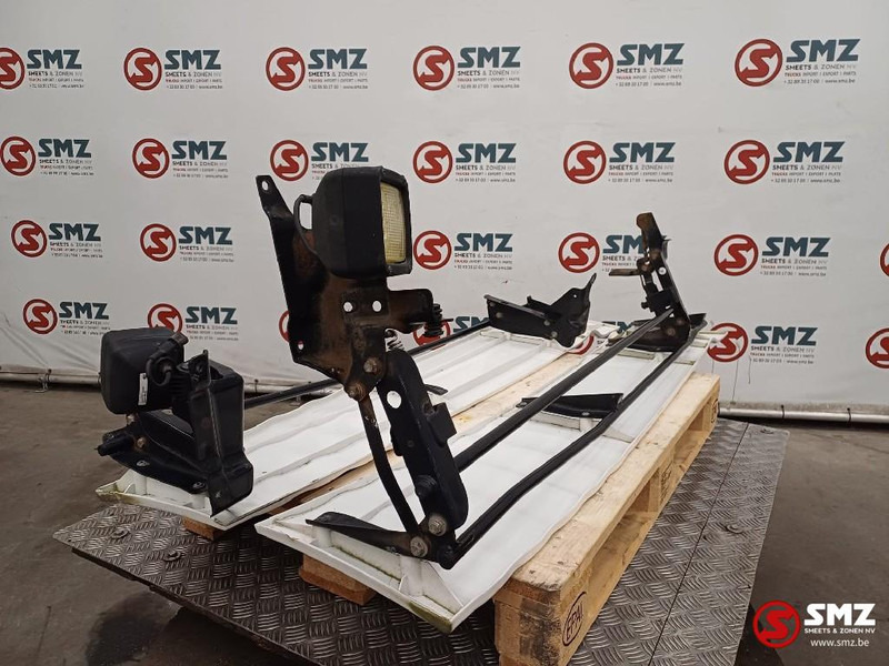 MAN Occ cabinespoilerset links/rechts MAN - Aerodinámica/ Spoiler para Camión: foto 4 MAN Occ cabinespoilerset links/rechts MAN - Aerodinámica/ Spoiler para Camión: foto 4