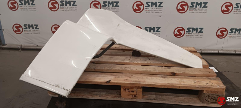 MAN Occ set cabinehoekspoilers L/R MAN - Aerodinámica/ Spoiler para Camión: foto 1 MAN Occ set cabinehoekspoilers L/R MAN - Aerodinámica/ Spoiler para Camión: foto 1