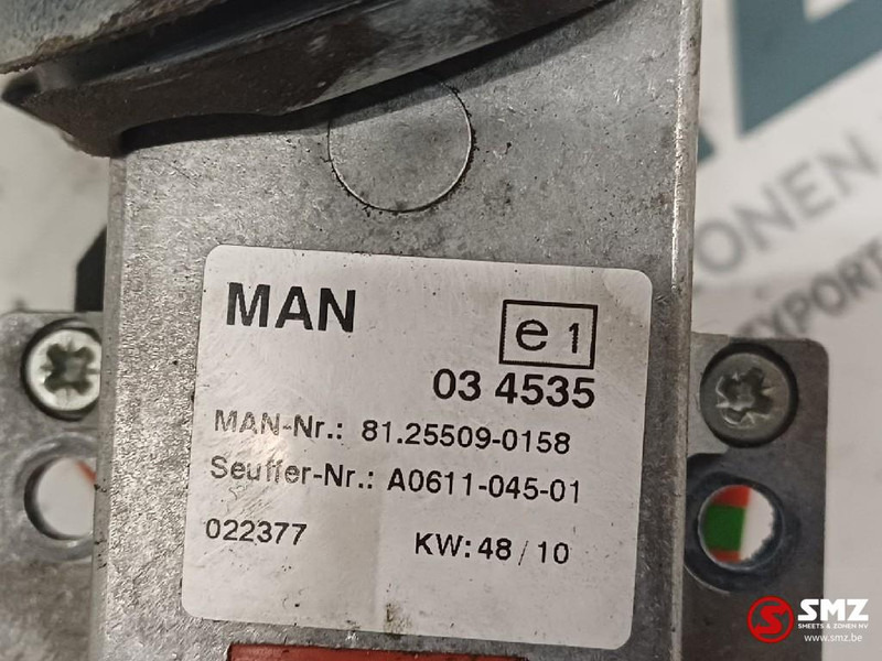 MAN Occ stuurkolomschakelaar retarder MAN - Sistema eléctrico para Camión: foto 4 MAN Occ stuurkolomschakelaar retarder MAN - Sistema eléctrico para Camión: foto 4