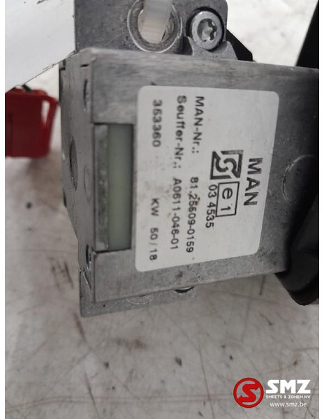MAN Occ stuurkolomschakelaar retarder MAN - Sistema eléctrico para Camión: foto 3 MAN Occ stuurkolomschakelaar retarder MAN - Sistema eléctrico para Camión: foto 3