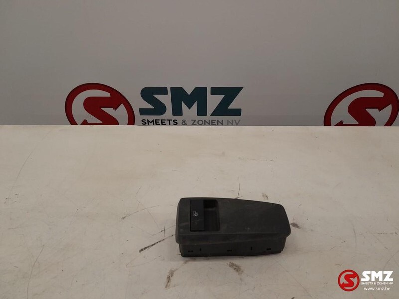 MAN Occ vensterschakelaar MAN TGS 81258067095 - Cabina e interior para Camión: foto 2 MAN Occ vensterschakelaar MAN TGS 81258067095 - Cabina e interior para Camión: foto 2